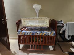 Tinnies Cot that turns into bed