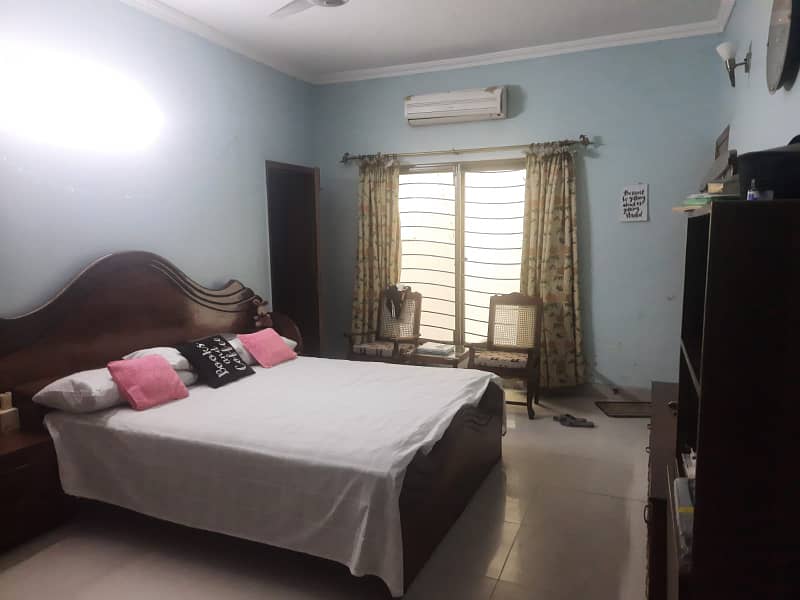 Valencia ki top location pa 1 Kanal ka Singale Storey House for sale hain 3