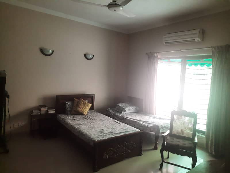 Valencia ki top location pa 1 Kanal ka Singale Storey House for sale hain 5