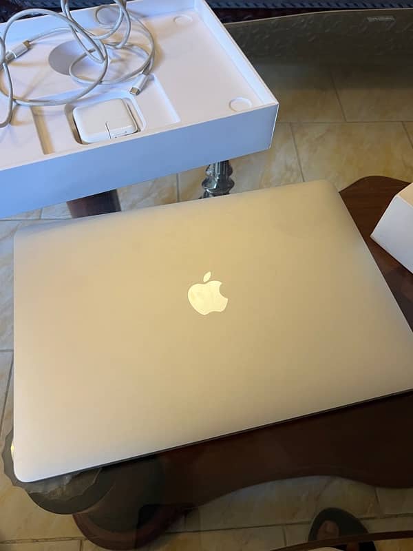 MacBook Air 13-inch 2019 3