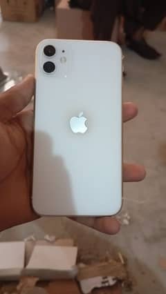 IPHONE 11 10/10 CONDITION