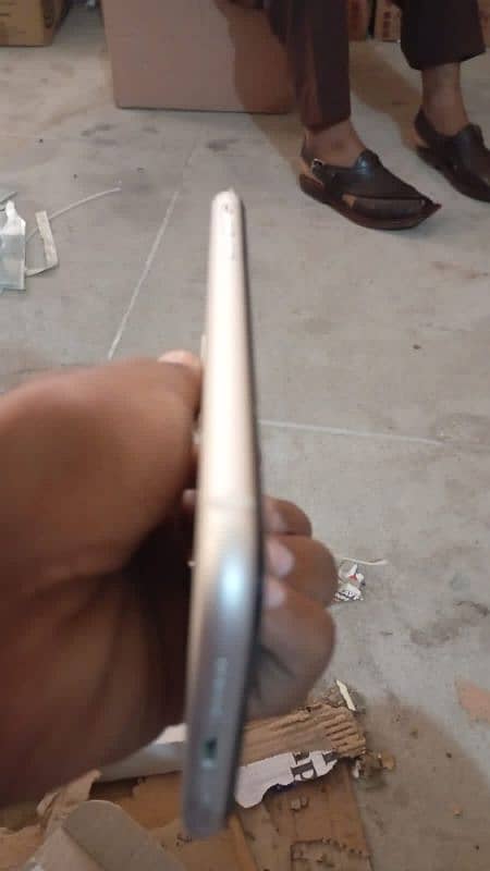 IPHONE 11 10/10 CONDITION 3