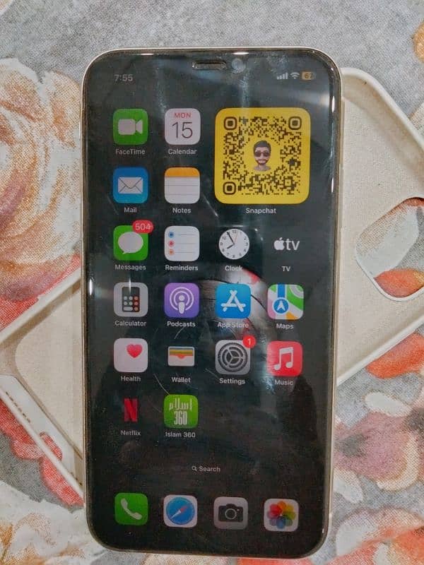 Iphone 11, 9.5/10 condition, dual PTA 7