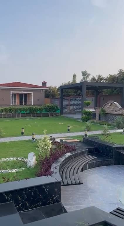 Exclusive 8-Kanal Farmhouse For Sale At Barki Road 30