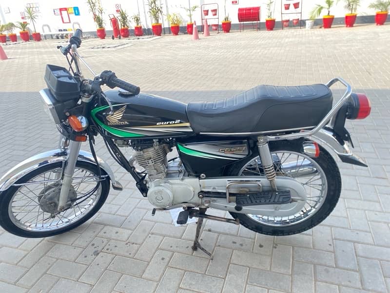 Honda 125cc 2013/14 model All original Best condition 3