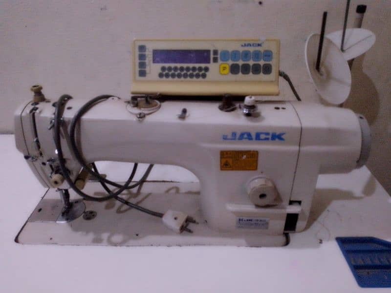 Jack industrial Sewing machine Contact me on this number 03245723309 0