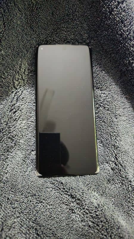 Oneplus 8pro 12/256 with complete box and charger 1