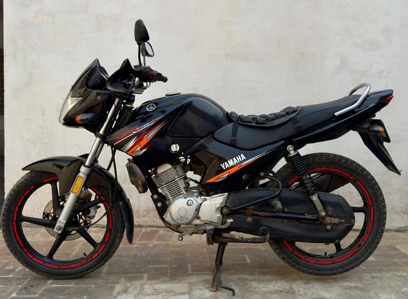 Yamaha/ YBR 125/ Black Color/ Model 2020 1