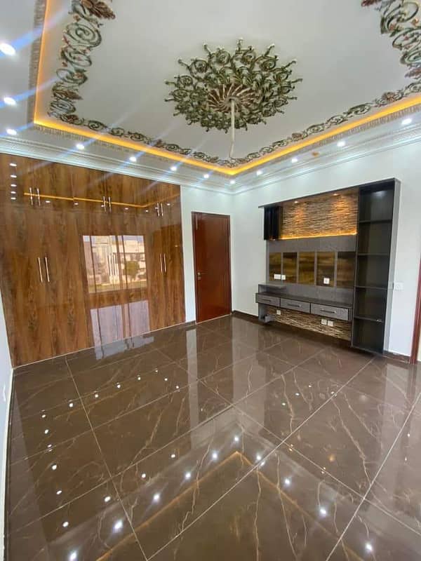 Luxury 10 Marla Home for Rent with Modern Amenities in DHA Phase 5 11