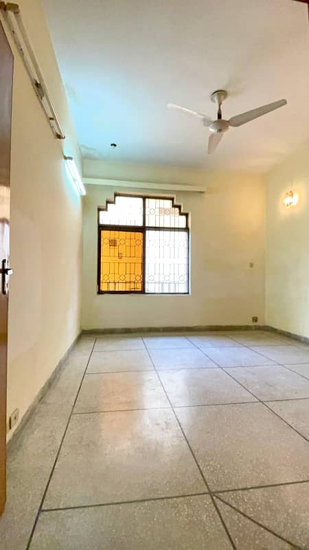 1 Kanal Lavish Bungalow For Sale In DHA Phase 1 | Ideal Deal 13