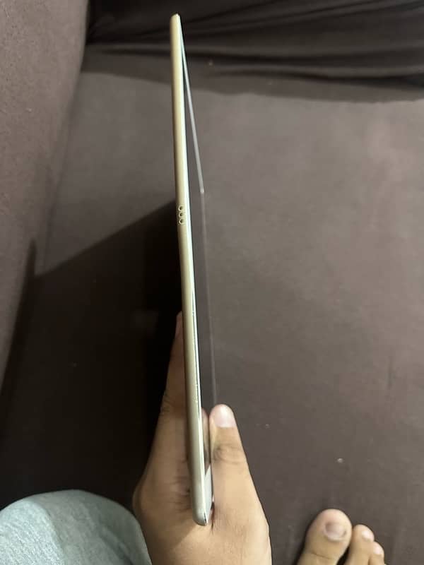 iPad Pro 12.9-inch Wi-Fi Golden color Condtion 10/10 3