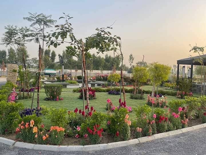 Corner 5 marla plot for Sale at grand City Mardan 2