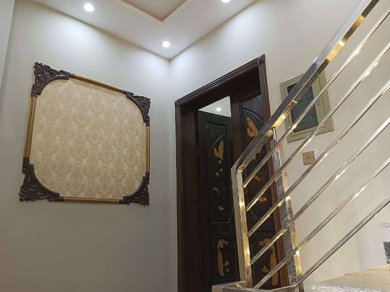 10 Marla Like Brand New Luxury Upper Portion Available With Gas For Rent In Bahria Town Lahore. 2