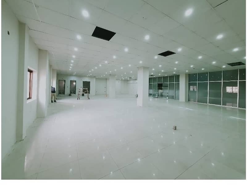 Area 3000 SqFt Corporate Office Available For Rent On Reasonable Rent in Main Boulevard Road Gulberg 3 Lahore 3