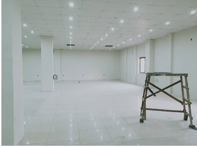 Area 3000 SqFt Corporate Office Available For Rent On Reasonable Rent in Main Boulevard Road Gulberg 3 Lahore 7