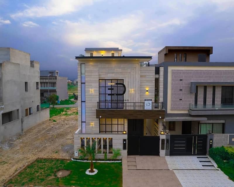 5 Marla Luxury House Available For sale In DHA Phase 9 Town Lahore 3