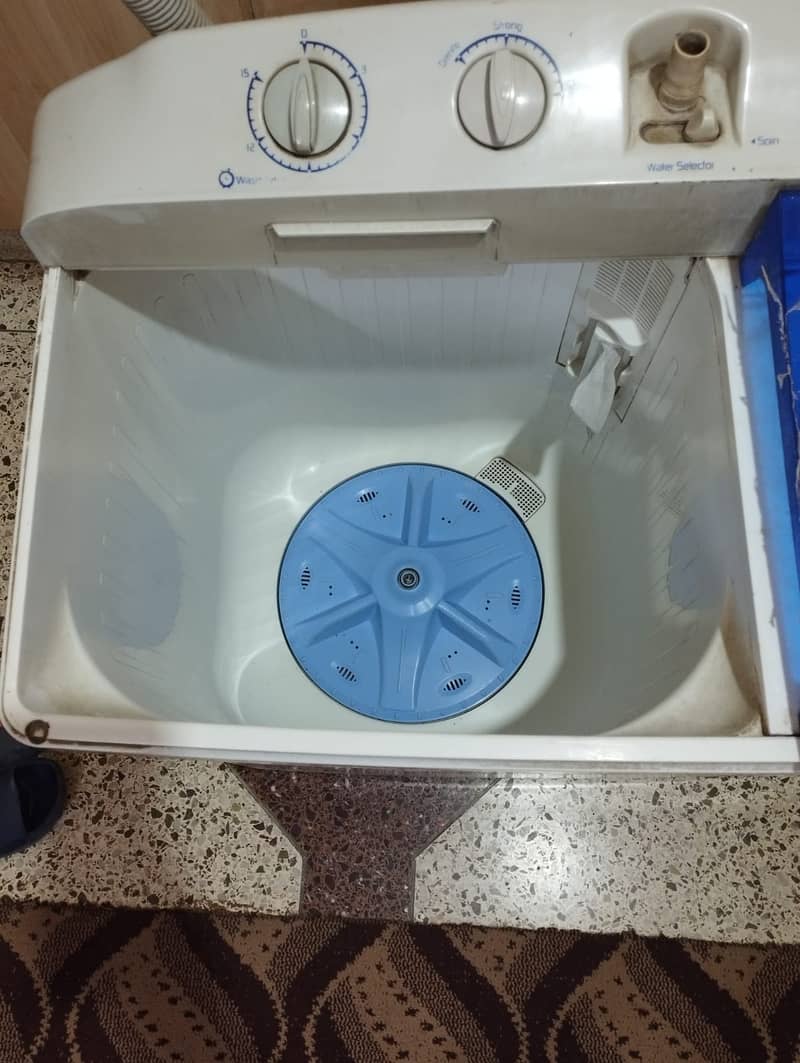 Dawlance Semi Automatic Washing Machine 3