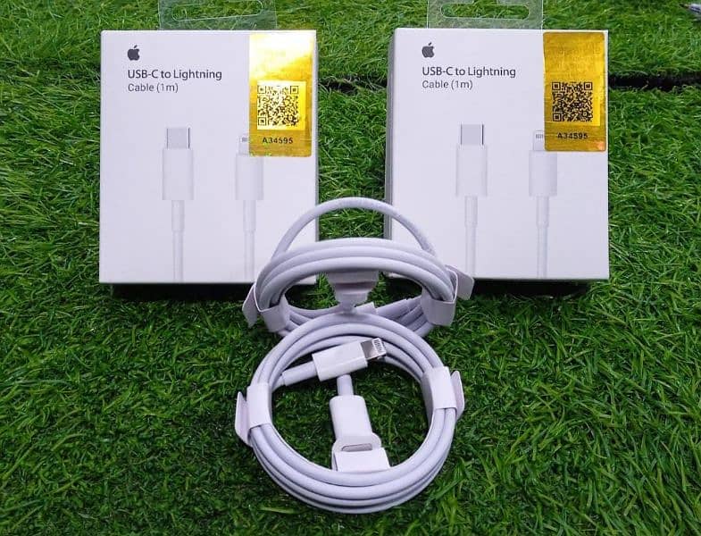 earpods and cables available 19