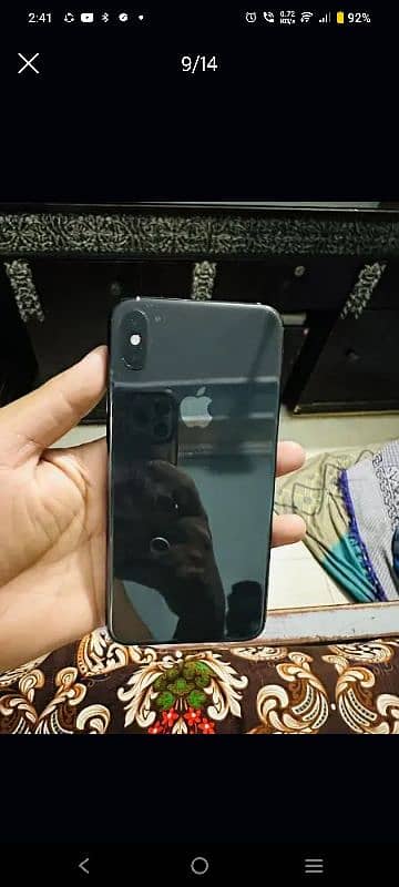 I phone xs max black color 4