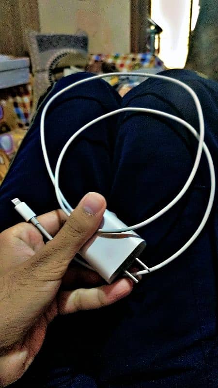 Apple iphone charger for iphone 11 to iphone 16 pm. . . blkl ok ha new . 2