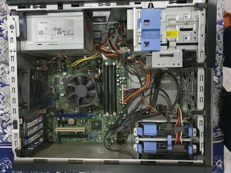 Desktop Pc For Sale With Monitor 4