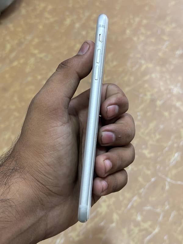 iPhone 8 Plus  64 gb non PTA 2