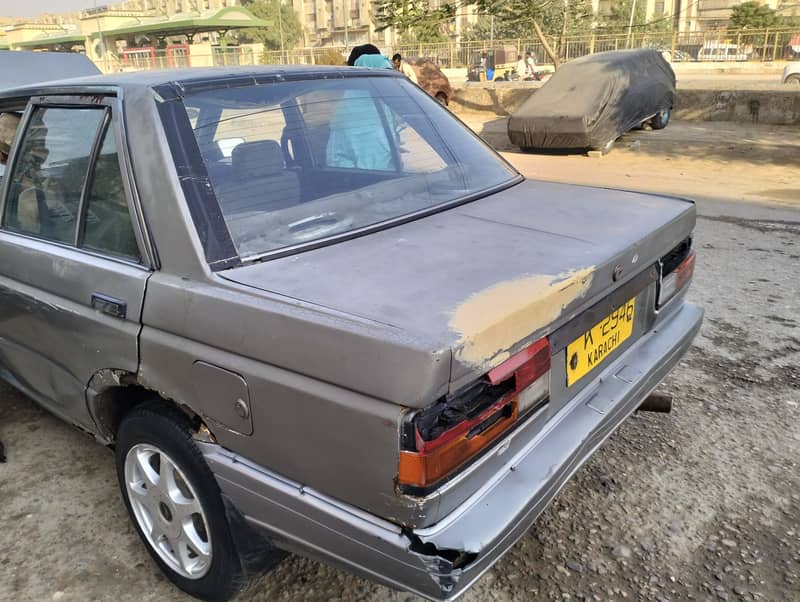 Nissan Sunny 1988 B-12 2