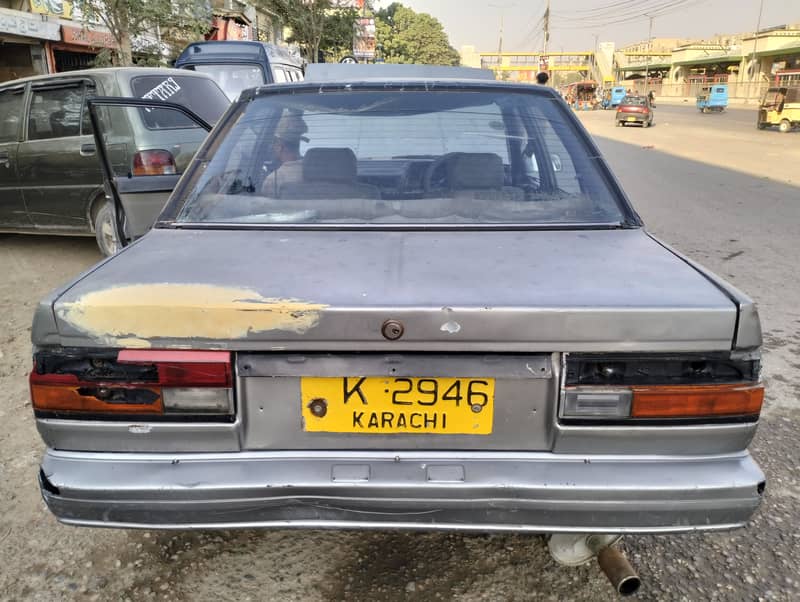 Nissan Sunny 1988 B-12 8