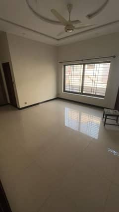 prime location house for rent in CBR town