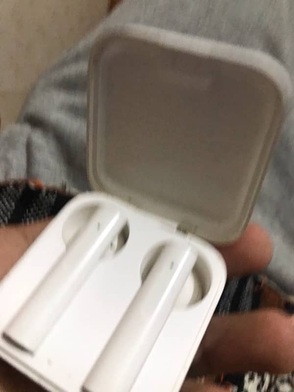 I am Selling Earbuds In very Good Condition Almost New 3