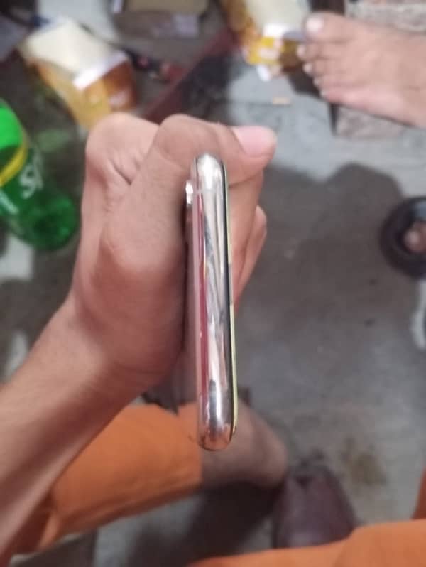 iphone xs non pta 1 hand used 4