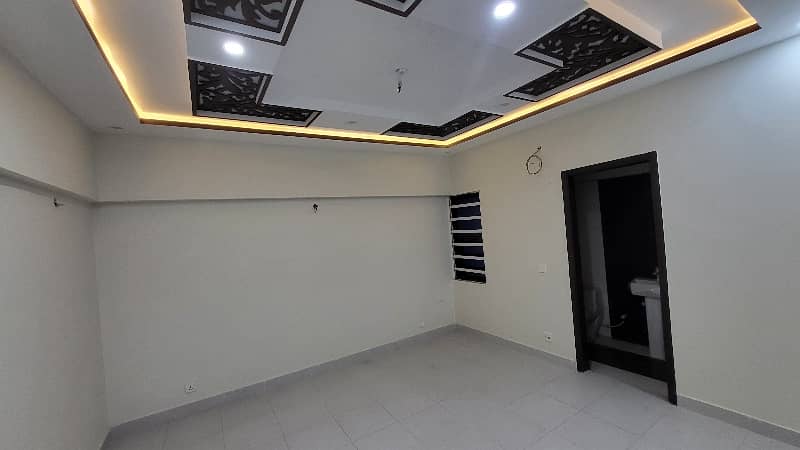 150 Square Yards Old But Good House Ideally Situated In Qasimabad 4