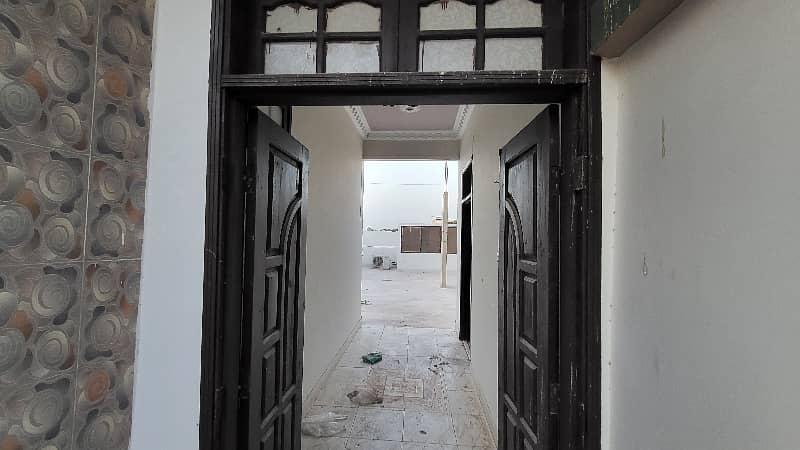 150 Square Yards Old But Good House Ideally Situated In Qasimabad 5