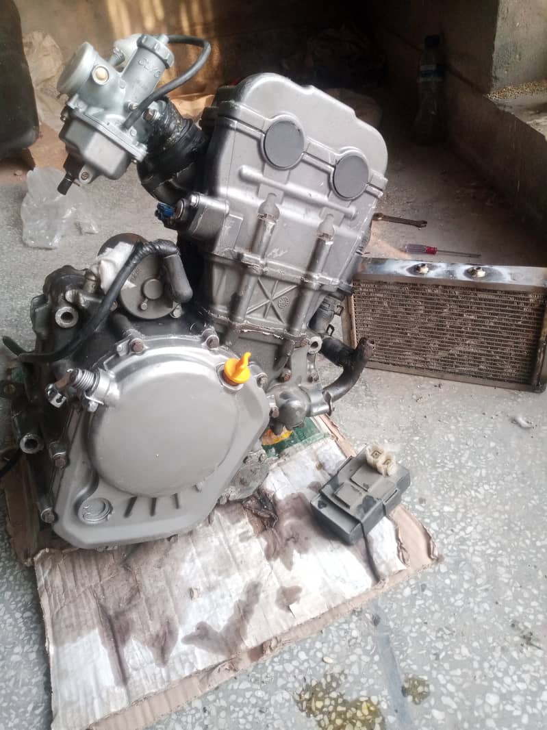 Ktm duke 150 engine with carb cdi radiator 0