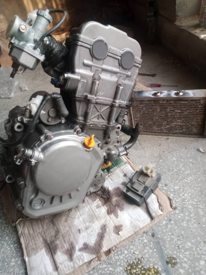 Ktm duke 150 engine with carb cdi radiator 1