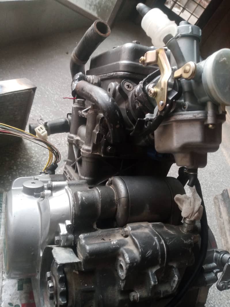 Ktm duke 150 engine with carb cdi radiator 3