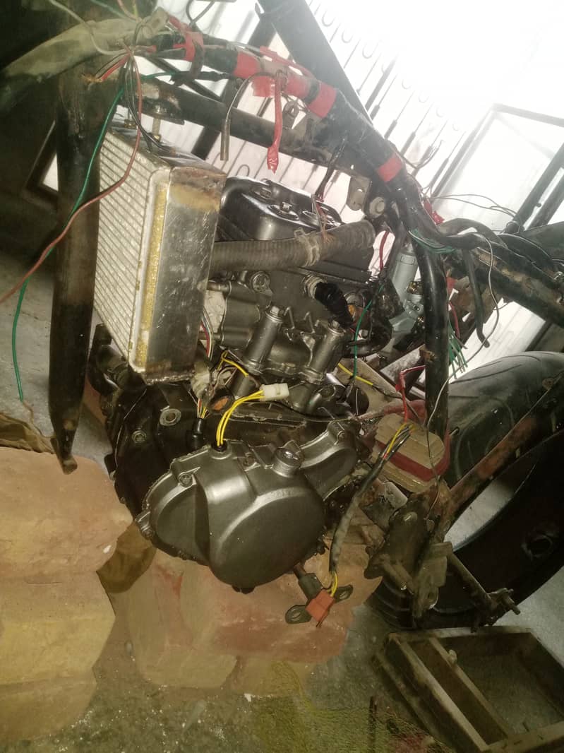 Ktm duke 150 engine with carb cdi radiator 9