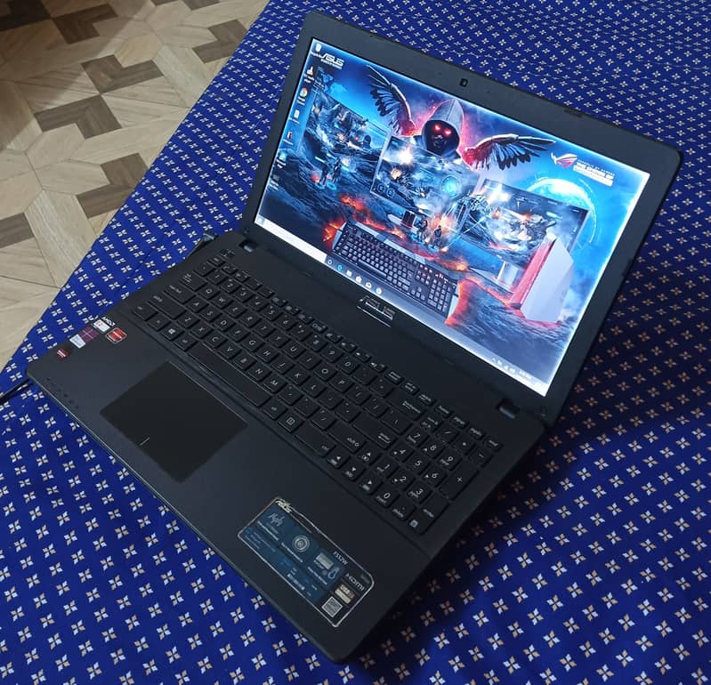 ASUS AMD E2-6110 Laptop 1