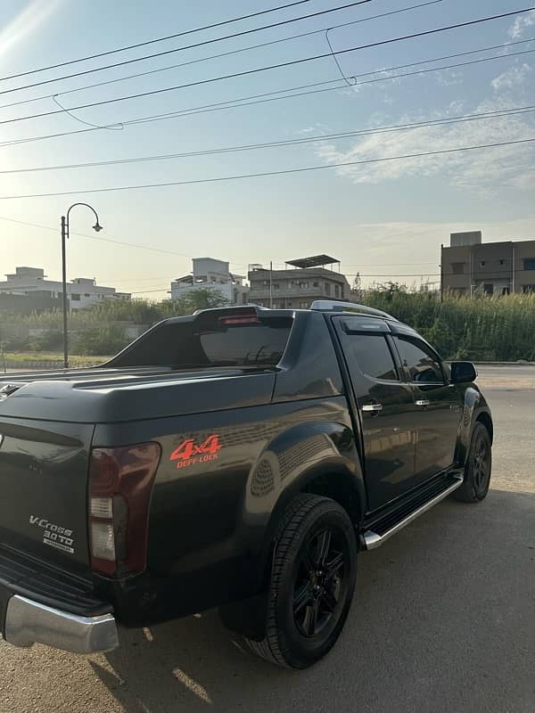 Isuzu D-Max V-Cross 2019 5