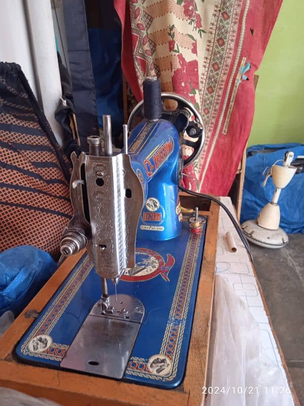 Sewing machine for sale 3