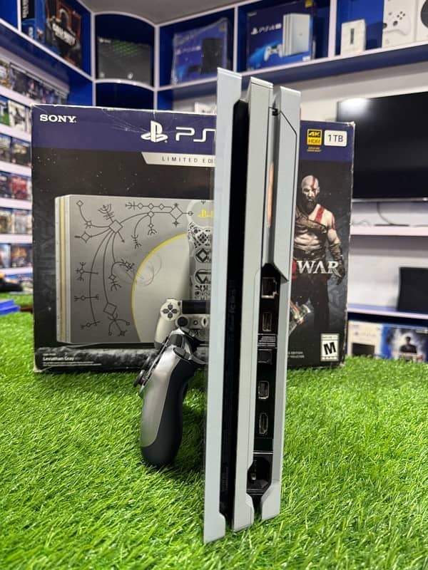 PS4 PRO (1TB) GOD OF WAR EDITION 4