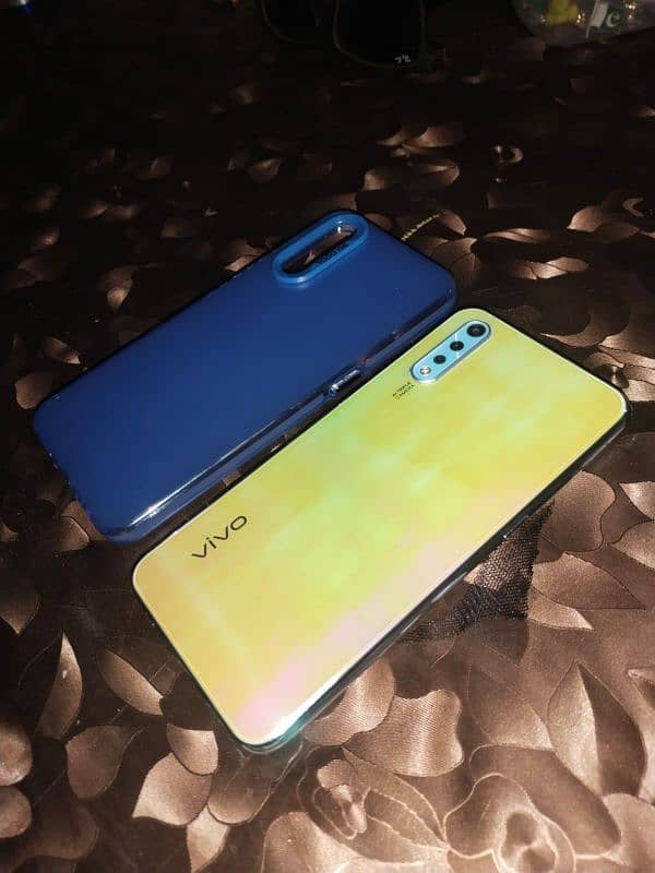 vivo s1 8gb ram wala bilkol acchi condition 2