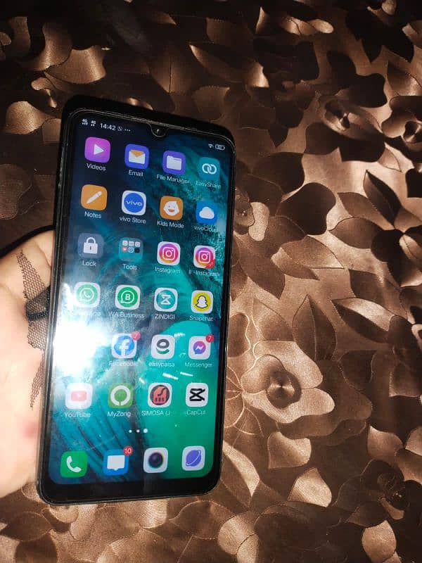 vivo s1 8gb ram wala bilkol acchi condition 4