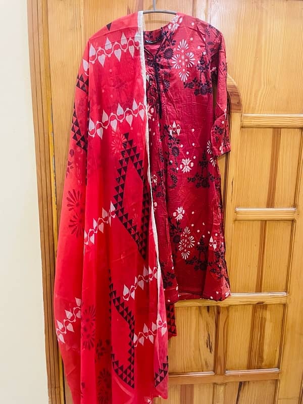 branded dresses in thrift price 19