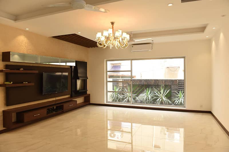 1 Kanal Slightly Used Unique Modern Design House For Sale in HBFC Society near to DHA Phase 5 4