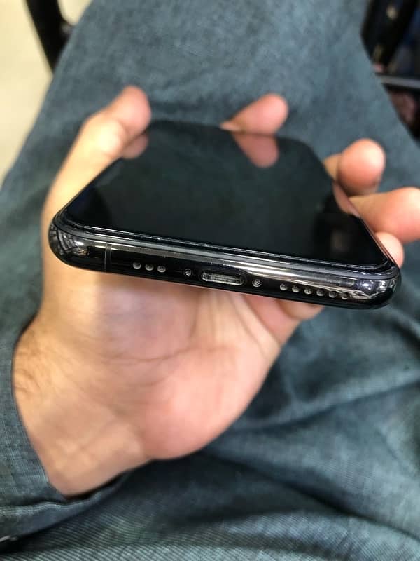 iphone 11pro 64gb fu simm working 7