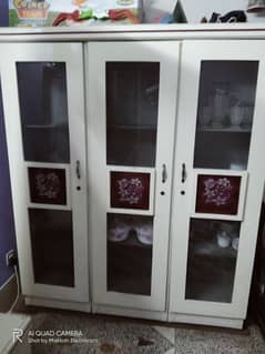 divider 3 door and dressing for sale good condition need cash