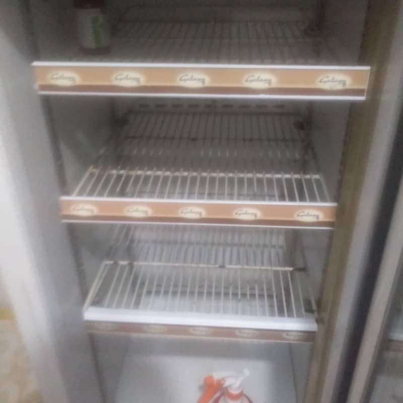 ice cream refrigerator 1