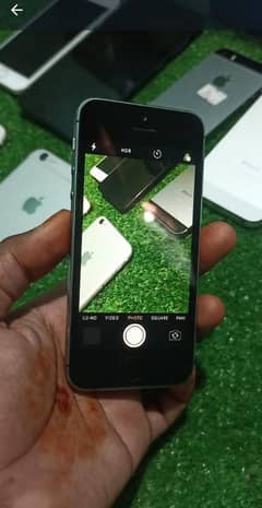 iPhone 5 se/64/gb PTA approved 0340=3549=361 my WhatsApp number i