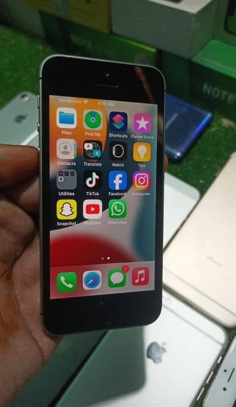 iPhone 5 se/64/gb PTA approved 0340=3549=361 my WhatsApp number i 1